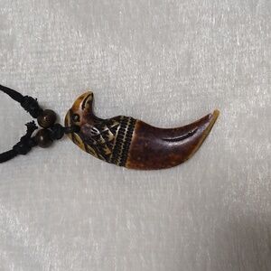 Acrylic Eagle Head Tooth Pendant Necklace.